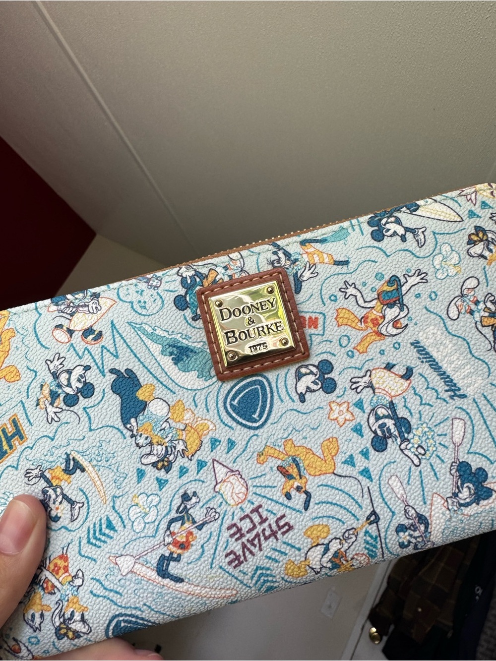 Dooney & Bourke 2021 Disney Aulani Wristlet Wallet